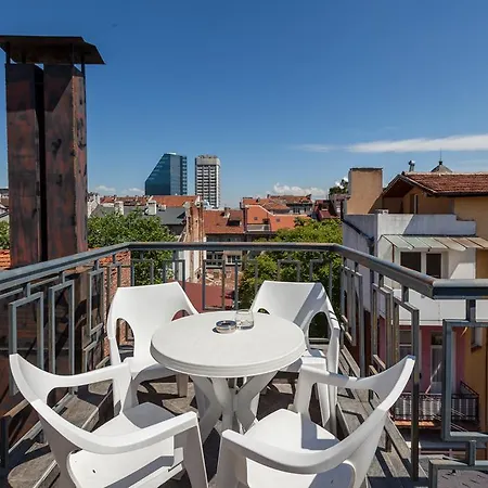 Central 360 Apartment *